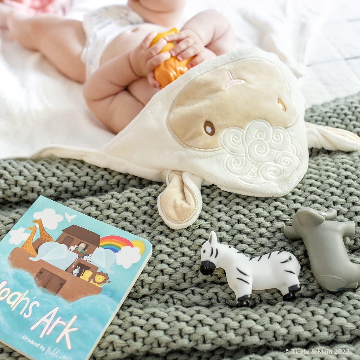 Tickle & Main Noahs Ark Toy Gift Set, 5-Piece Set Includes Book, Hooded Towel, & 3 Squirt Toys for Toddlers & Kids